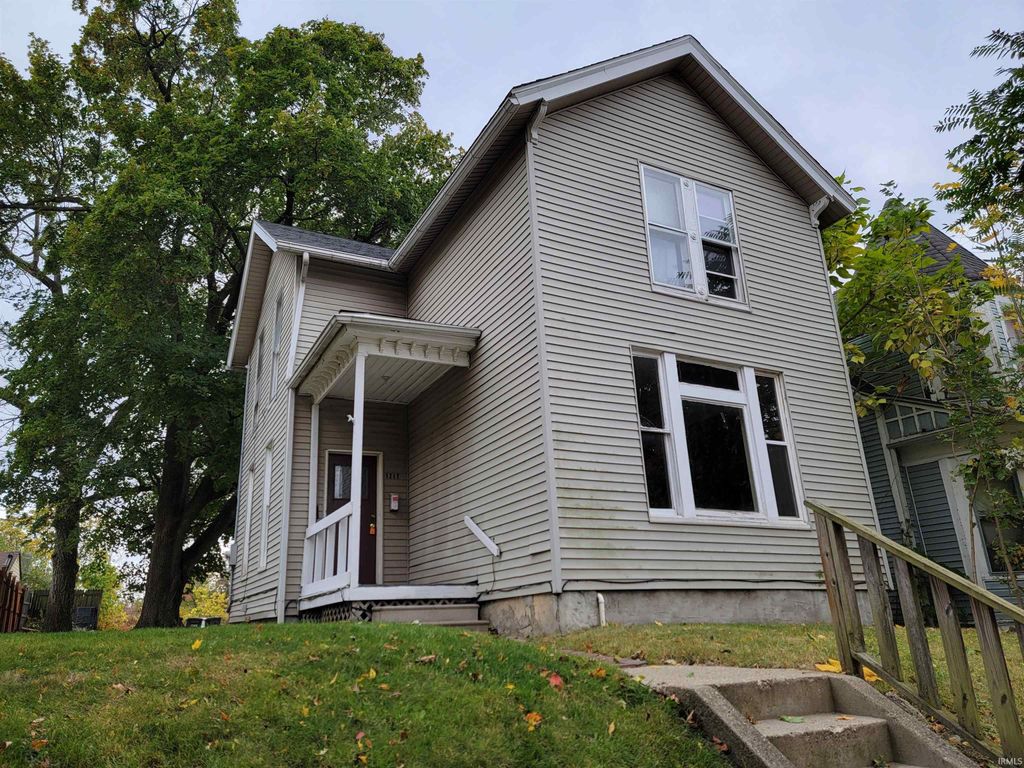 Photo of 1217 Michigan Avenue, Fort Wayne, IN 46802 (MLS # 202546496)