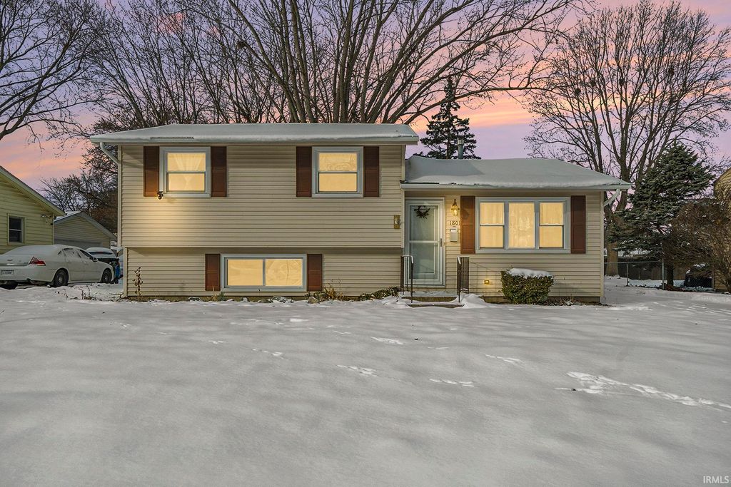 Photo of 1801 Winston Drive, South Bend, IN 46635 (MLS # 202549011)
