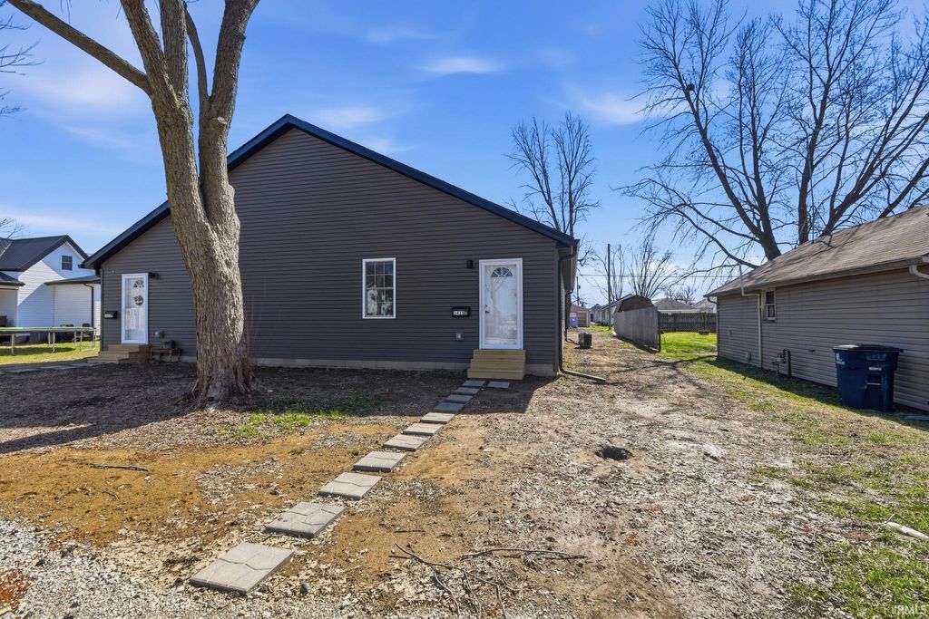 Photo of 1415 E Morrison Street #A/B, Frankfort, IN 46001 (MLS # 202609357)