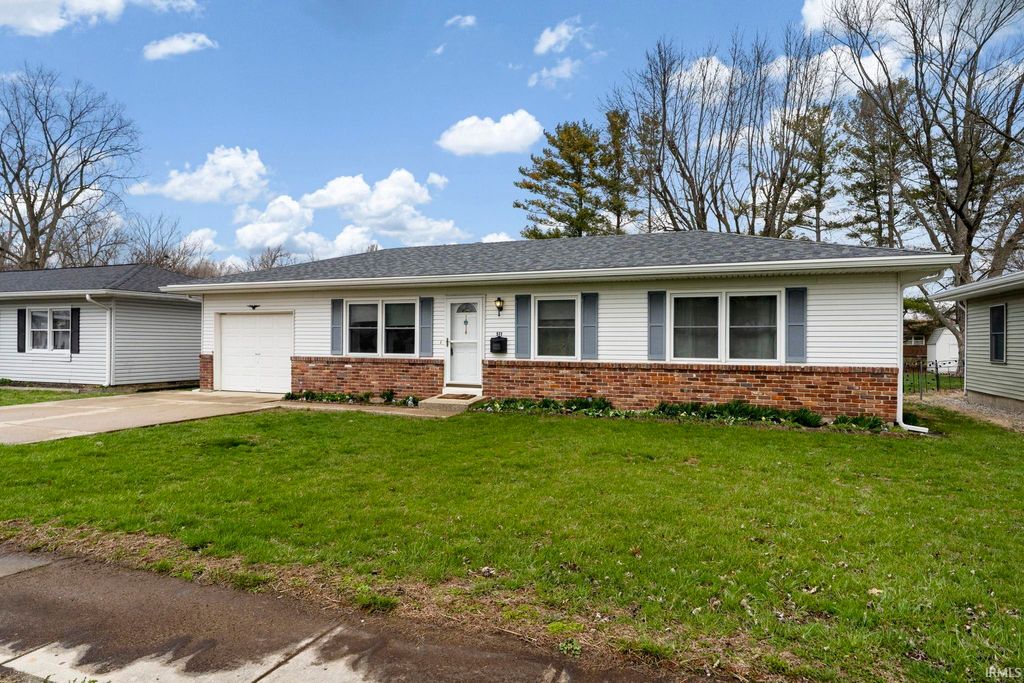 Photo of 511 W 6Th Street, Sheridan, IN 46069 (MLS # 202608758)