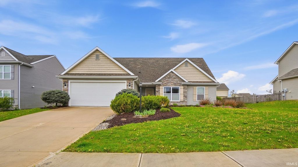 Photo of 1119 Wescott Drive, Fort Wayne, IN 46818 (MLS # 202613890)