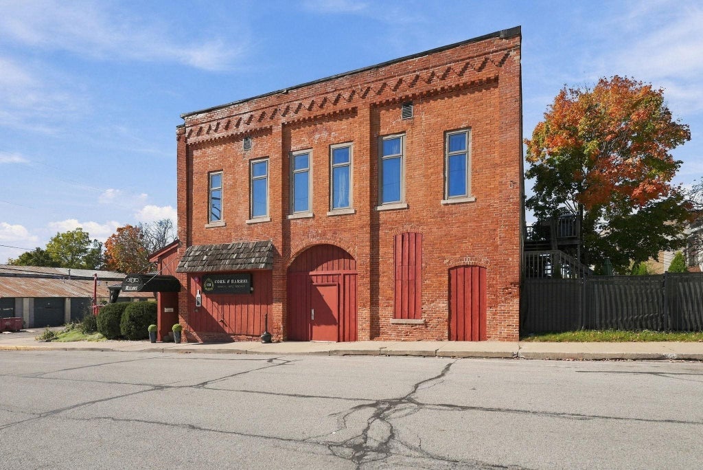 Photo of 118 S Elizabeth St St, Angola, IN 46703 (MLS # 202643985)