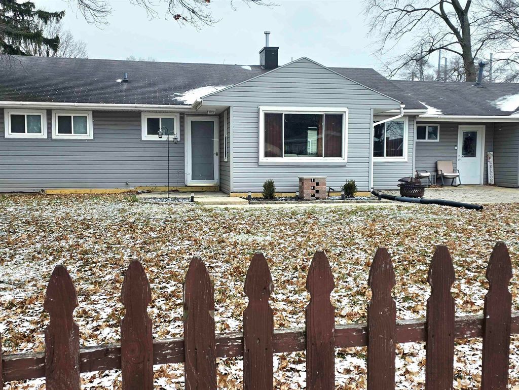 Photo of 2908 W Oaklyn Avenue, Muncie, IN 47304 (MLS # 202549795)