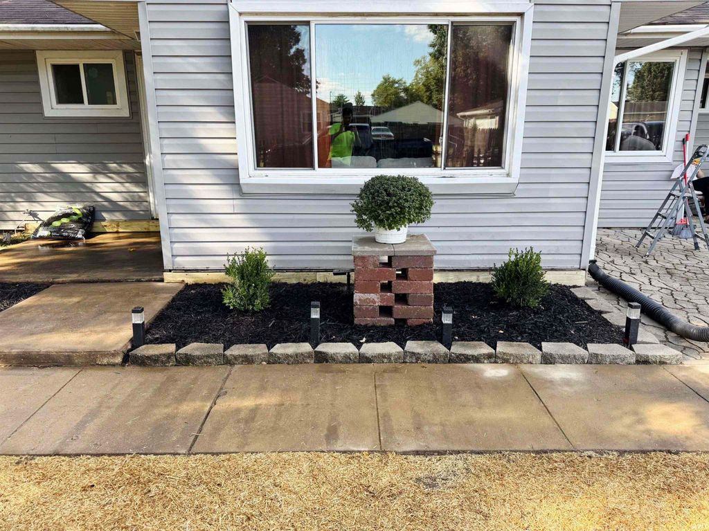 Photo of 2908 W Oaklyn Avenue, Muncie, IN 47304 (MLS # 202549795)