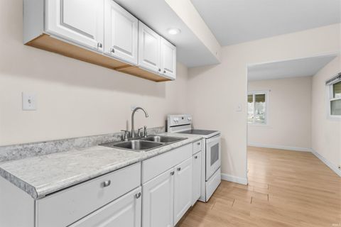 Tiny photo for 1216 COLUMBUS Boulevard, Kokomo, IN 46901 (MLS # 202549838)