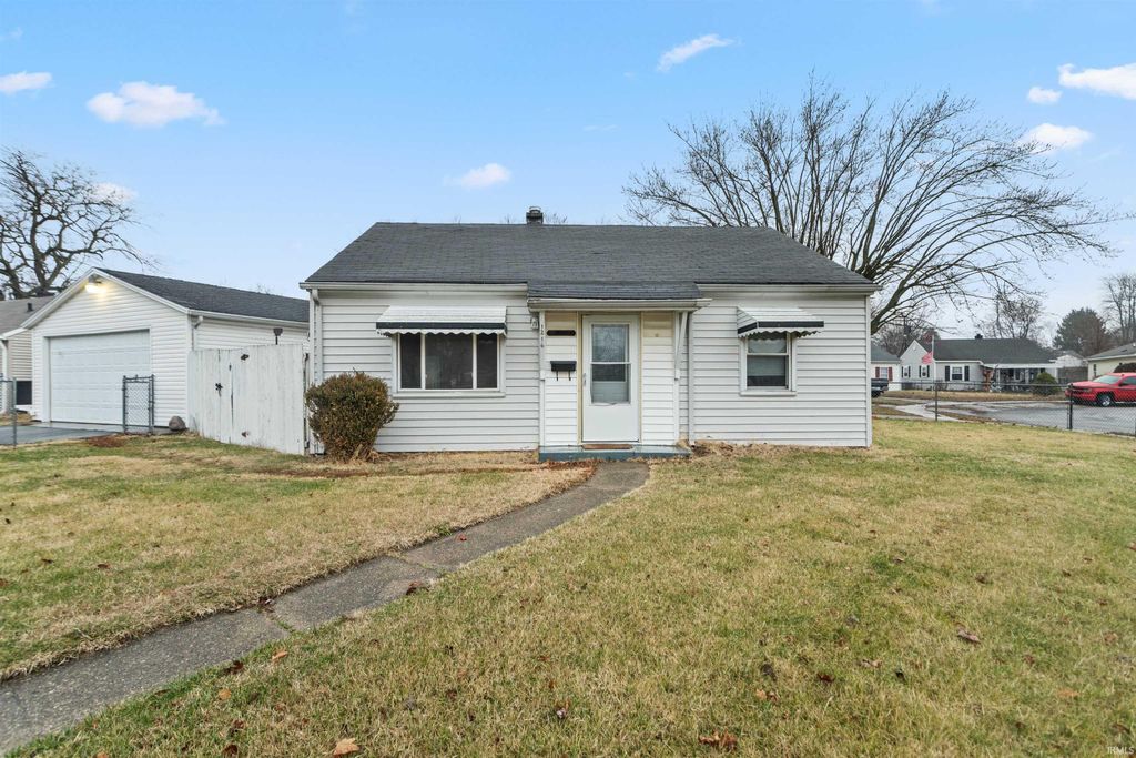 Photo of 1216 COLUMBUS Boulevard, Kokomo, IN 46901 (MLS # 202549838)