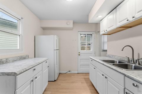 Tiny photo for 1216 COLUMBUS Boulevard, Kokomo, IN 46901 (MLS # 202549838)