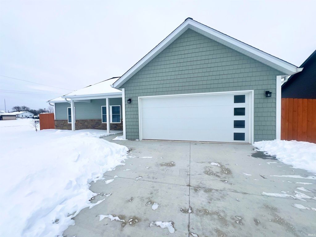 Photo of 2102 Aruba Drive, Bedford, IN 47421 (MLS # 202603384)
