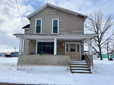 Photo of 404 E Center Street, Bourbon, IN 46504 (MLS # 202605690)