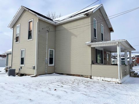 Tiny photo for 404 E Center Street, Bourbon, IN 46504 (MLS # 202605690)