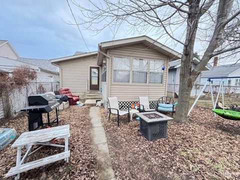 Tiny photo for 267 W 7Th Street, Peru, IN 46970 (MLS # 202601495)