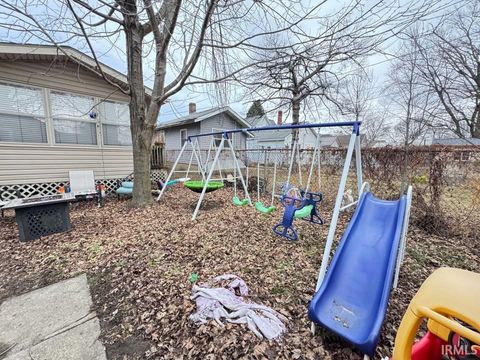 Tiny photo for 267 W 7Th Street, Peru, IN 46970 (MLS # 202601495)