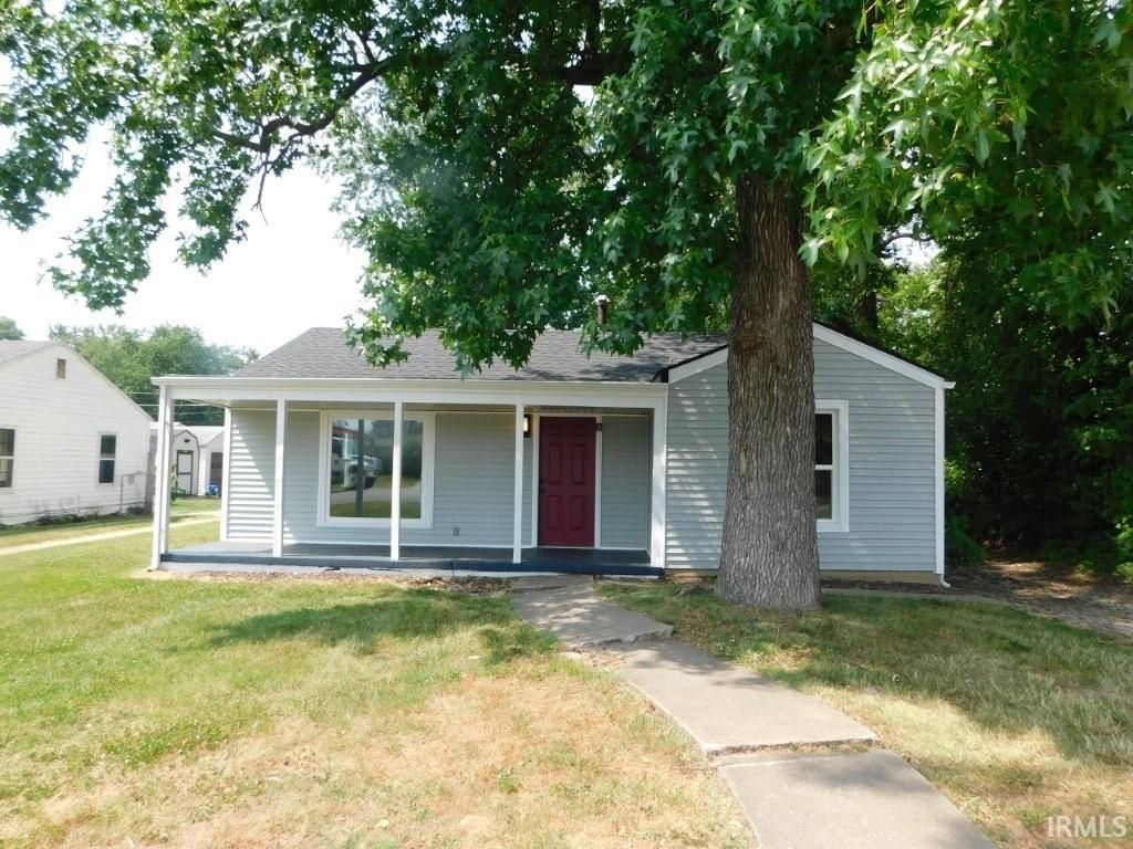Photo of 1144 E Blackford Avenue, Evansville, IN 47714 (MLS # 202612032)