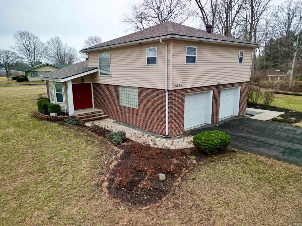 Photo of 5504 S Western Avenue, Marion, IN 46953 (MLS # 202606241)