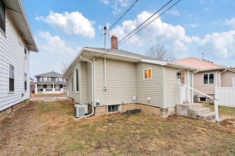 Tiny photo for 1133 S Buckeye Street, Kokomo, IN 46902 (MLS # 202605157)