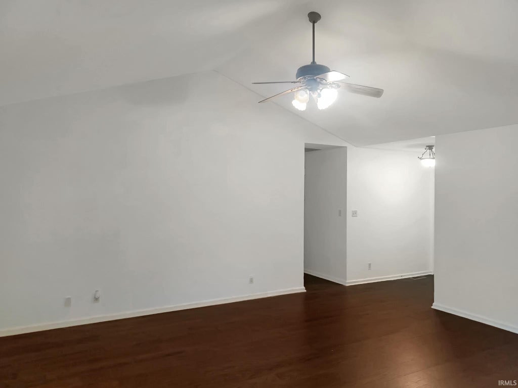 Photo of 3443 Wayland Drive, Evansville, IN 47725 (MLS # 202641956)