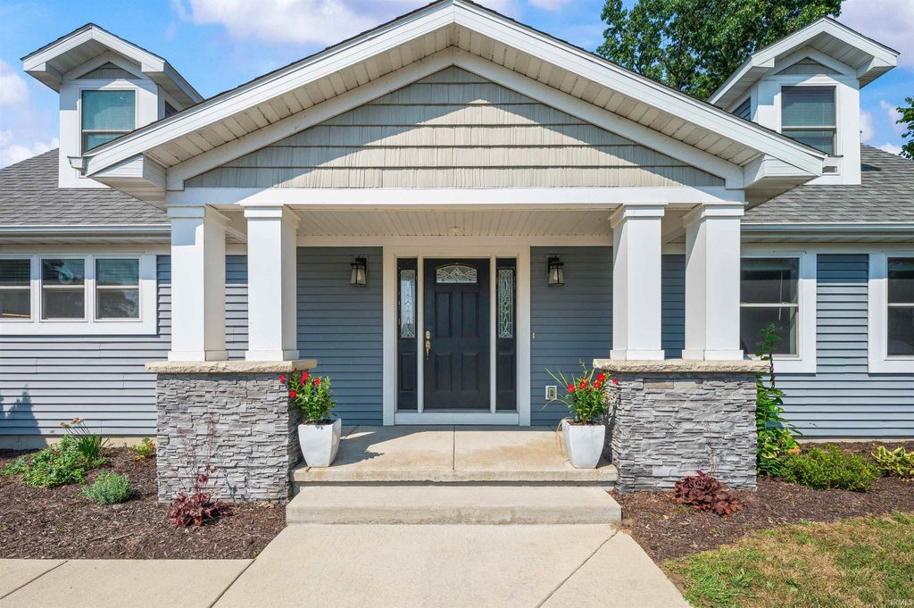 Photo of 623 Corby Boulevard, South Bend, IN 46617 (MLS # 202612229)