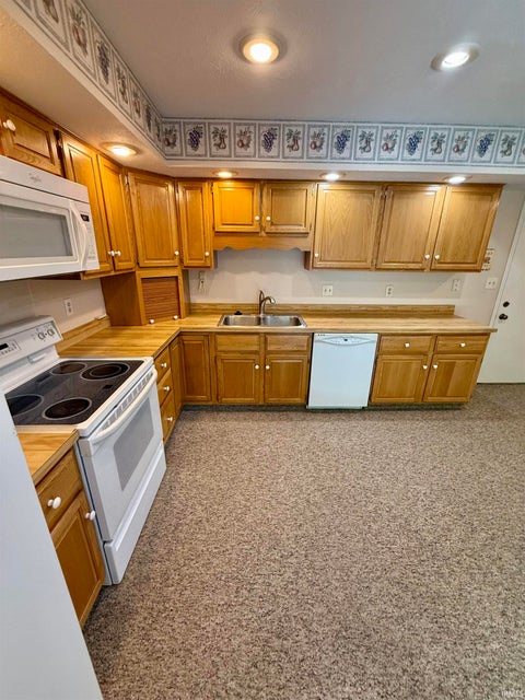 Tiny photo for 7 Salem Court, Elkhart, IN 46514 (MLS # 202626925)
