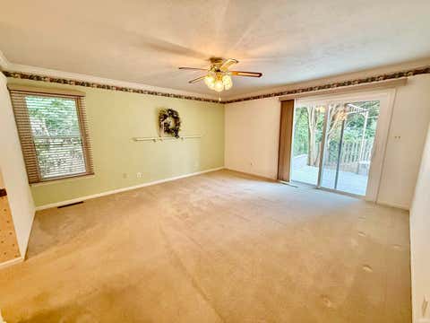 Tiny photo for 7 Salem Court, Elkhart, IN 46514 (MLS # 202626925)