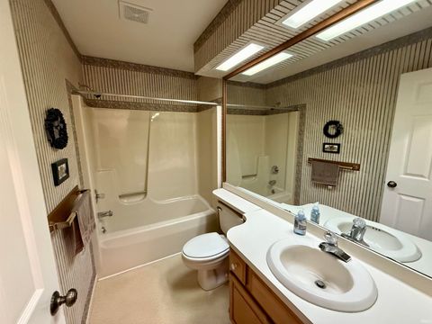Tiny photo for 7 Salem Court, Elkhart, IN 46514 (MLS # 202626925)