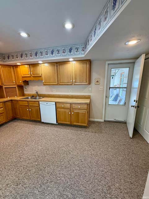 Tiny photo for 7 Salem Court, Elkhart, IN 46514 (MLS # 202626925)