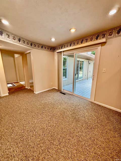 Tiny photo for 7 Salem Court, Elkhart, IN 46514 (MLS # 202626925)