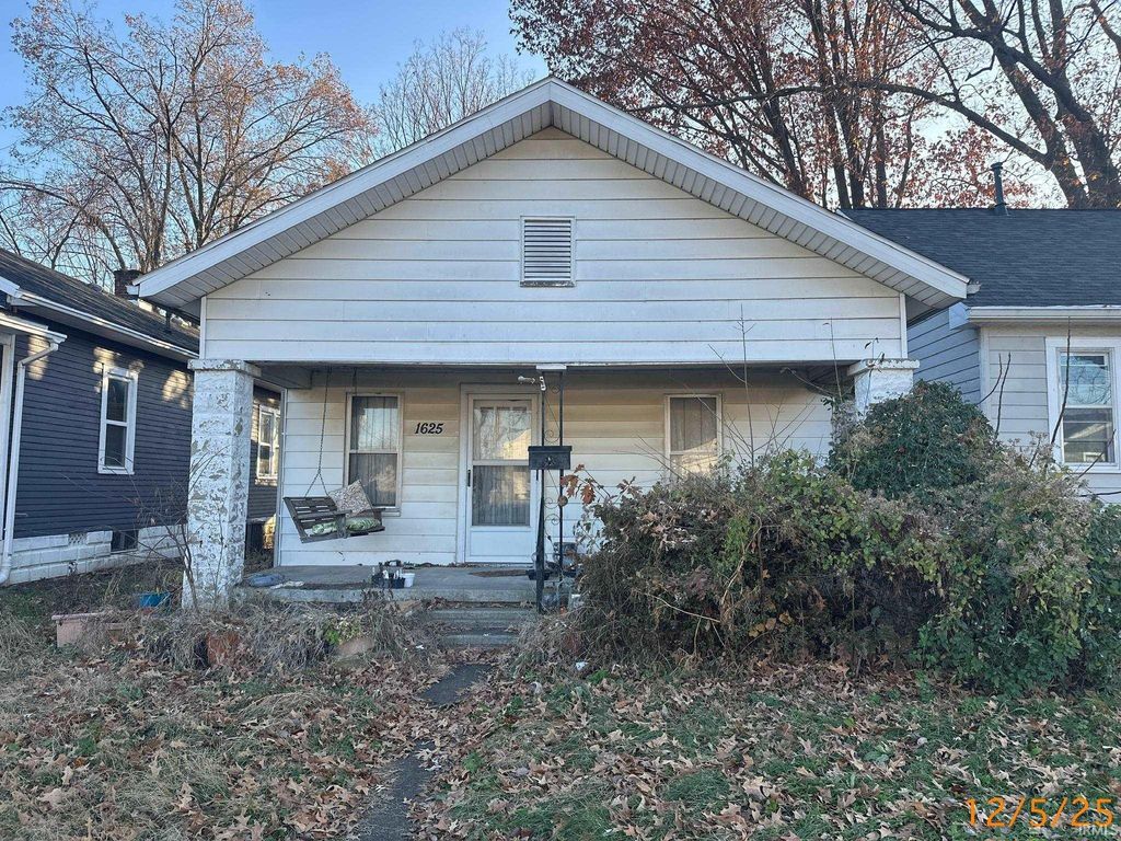 Photo of 1625 E Indiana Street, Evansville, IN 47711 (MLS # 202548247)