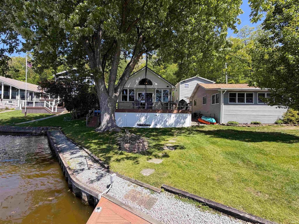 Photo of 10330 N 1200 W, Monticello, IN 47960 (MLS # 202617697)