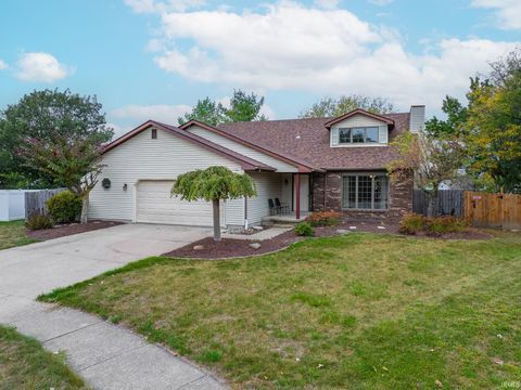 Photo of 1570 Canterbury Court, Huntington, IN 46750 (MLS # 202541046)