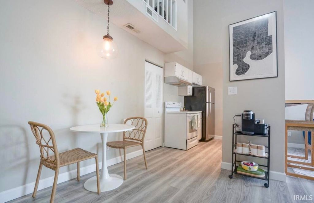 Photo of 1131 Loft Cove, Evansville, IN 47715 (MLS # 202610397)