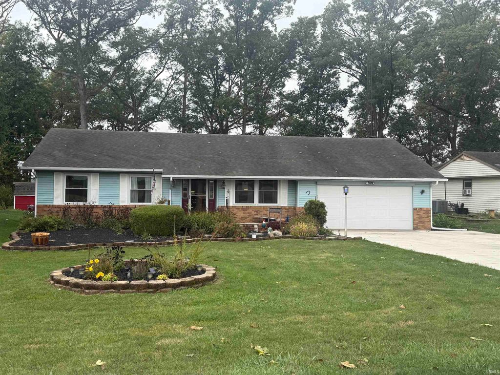 Photo of 1420 N 100 E, Hartford City, IN 47348 (MLS # 202538473)