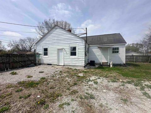 Tiny photo for 1008 E Spraker Street, Kokomo, IN 46901 (MLS # 202612604)