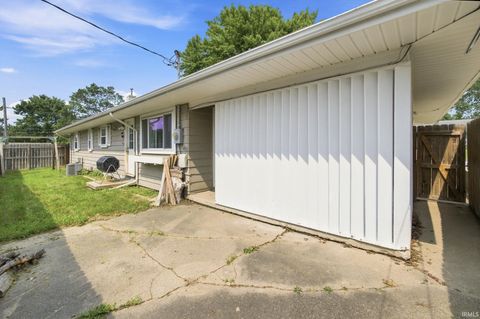 Tiny photo for 1420 N 28th Street, Lafayette, IN 47904 (MLS # 202628863)
