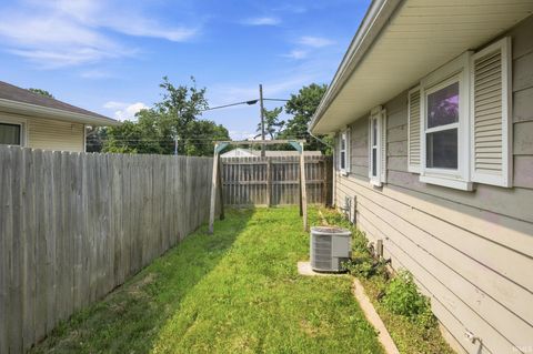 Tiny photo for 1420 N 28th Street, Lafayette, IN 47904 (MLS # 202628863)
