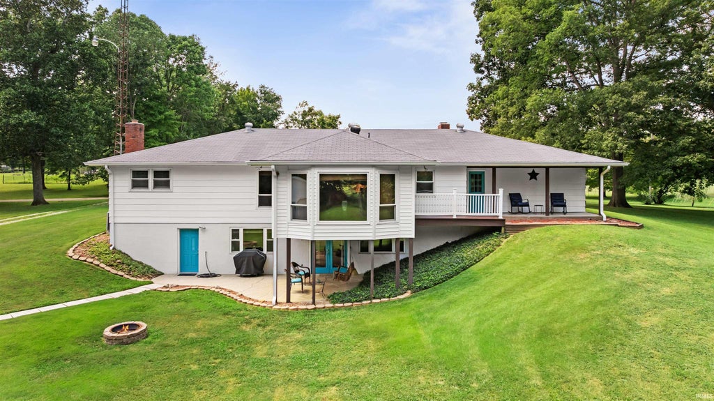 Photo of 601 Yockey Estates, Mitchell, IN 47446 (MLS # 202632240)