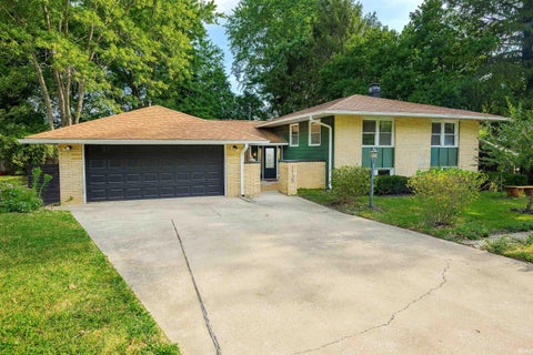Photo of 1130 W Briarcliff Drive, Bloomington, IN 47404 (MLS # 202637877)