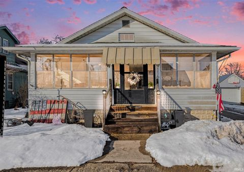 Photo of 116 W 10Th Street, Mishawaka, IN 46544 (MLS # 202604495)