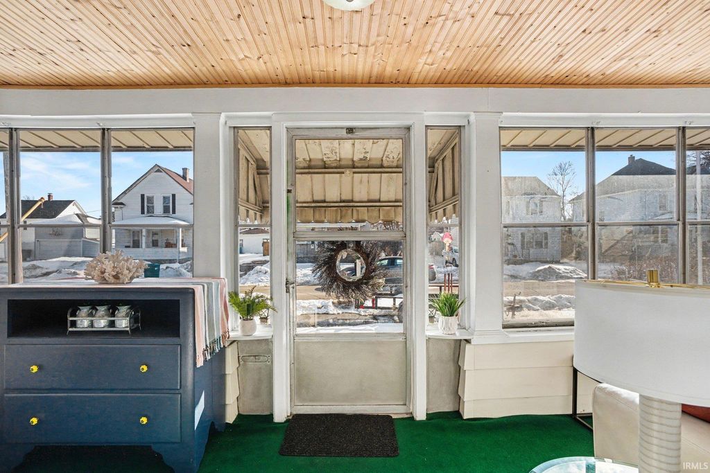 Photo of 116 W 10Th Street, Mishawaka, IN 46544 (MLS # 202604495)