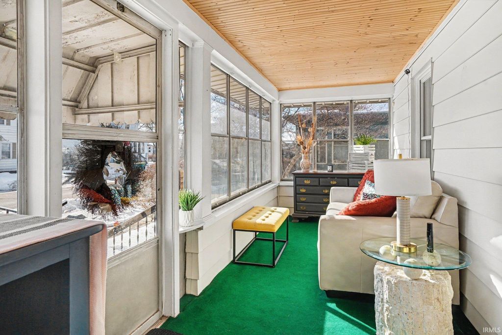 Photo of 116 W 10Th Street, Mishawaka, IN 46544 (MLS # 202604495)