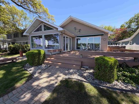 Tiny photo for 3456 N Shore Acres Court, Monticello, IN 47960 (MLS # 202617693)