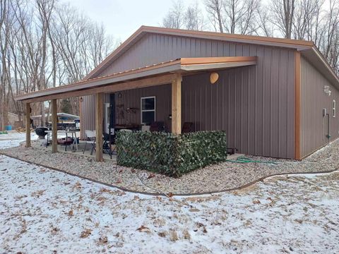 Tiny photo for 118 E Whipple Road, Winamac, IN 46996 (MLS # 202600170)