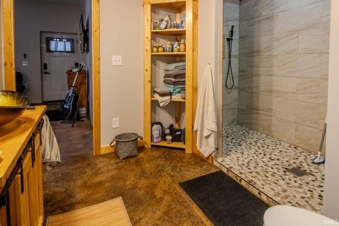 Tiny photo for 118 E Whipple Road, Winamac, IN 46996 (MLS # 202600170)