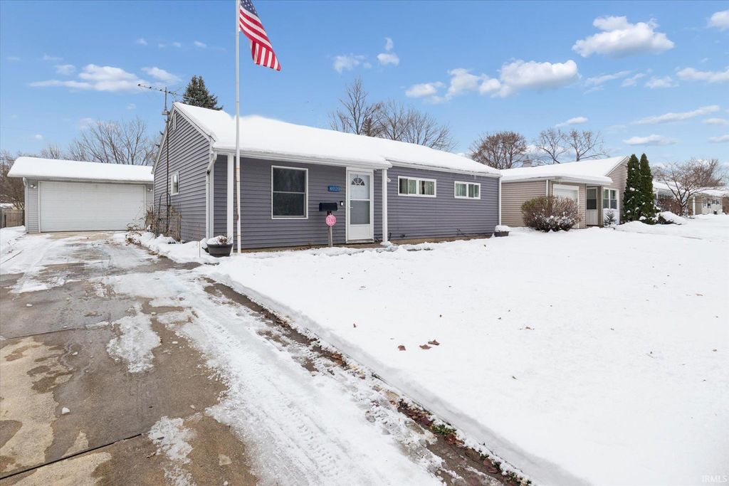 Photo of 4020 Brookton Drive, South Bend, IN 46614 (MLS # 202548896)