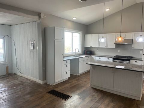 Tiny photo for 110 15th Street, Logansport, IN 46947 (MLS # 202620860)