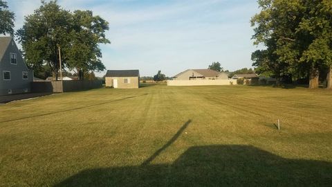 Photo of 650 N US 35, Winamac, IN 46996 (MLS # 202141075)