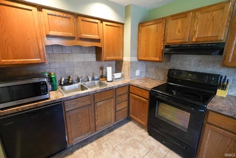 Tiny photo for 1620 E Blackford Avenue, Evansville, IN 47714 (MLS # 202621319)