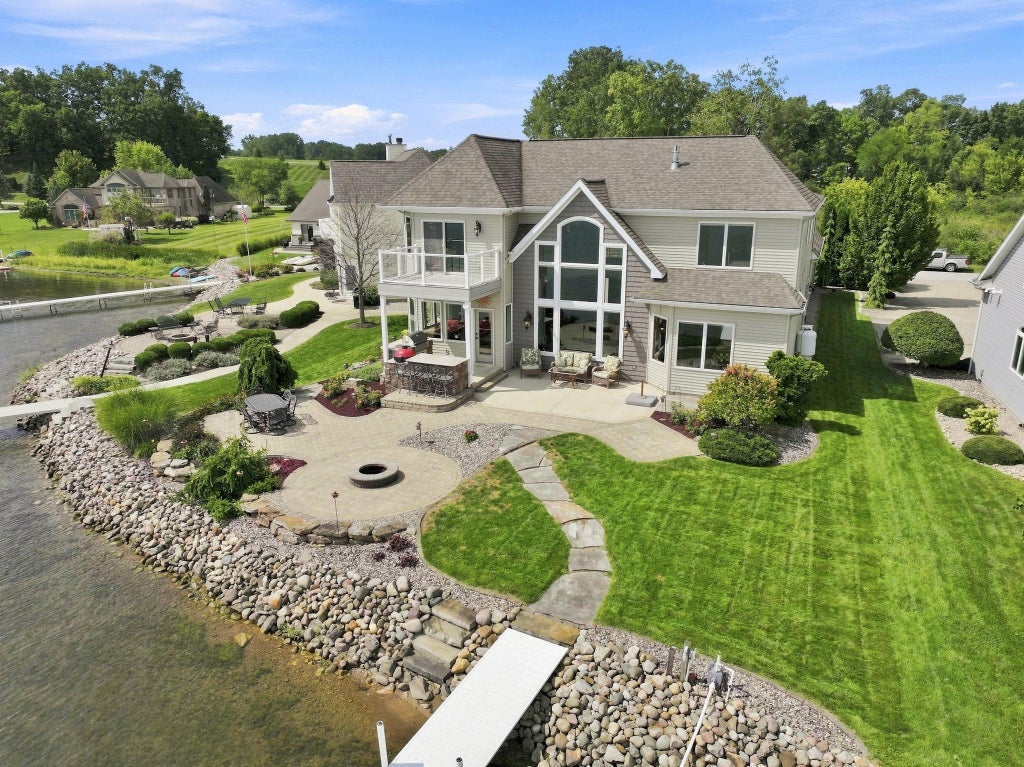Photo of 260 Lane 280AA Hamilton Lk LK, Hamilton, IN 46742 (MLS # 202636167)
