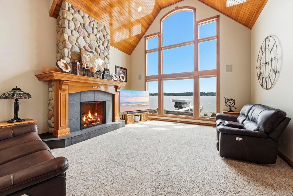 Photo of 260 Lane 280AA Hamilton Lk LK, Hamilton, IN 46742 (MLS # 202636167)