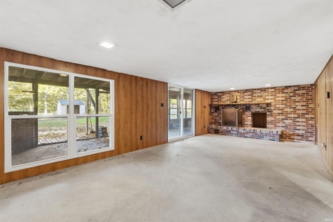 Tiny photo for 16 S Stickler Road, Columbia City, IN 46725 (MLS # 202640938)