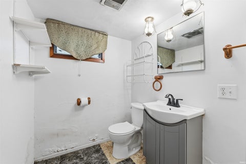 Tiny photo for 16 S Stickler Road, Columbia City, IN 46725 (MLS # 202640938)